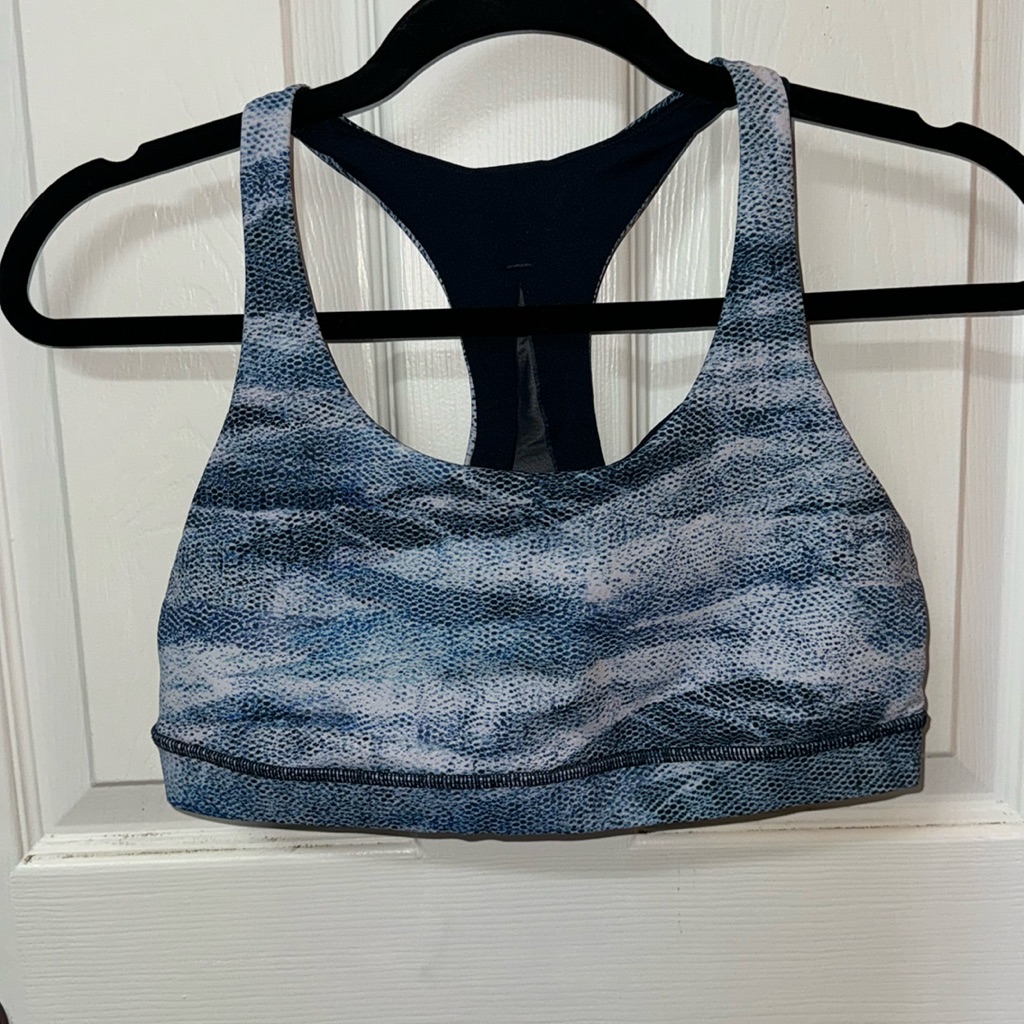 Lululemon Invigorate Bra Medium Support B/C Cup Size 10